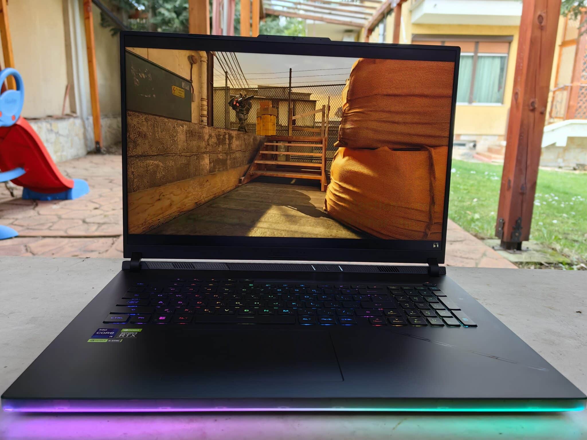 Asus ROG Strix Scar 18 – тежката артилерия в гейминга