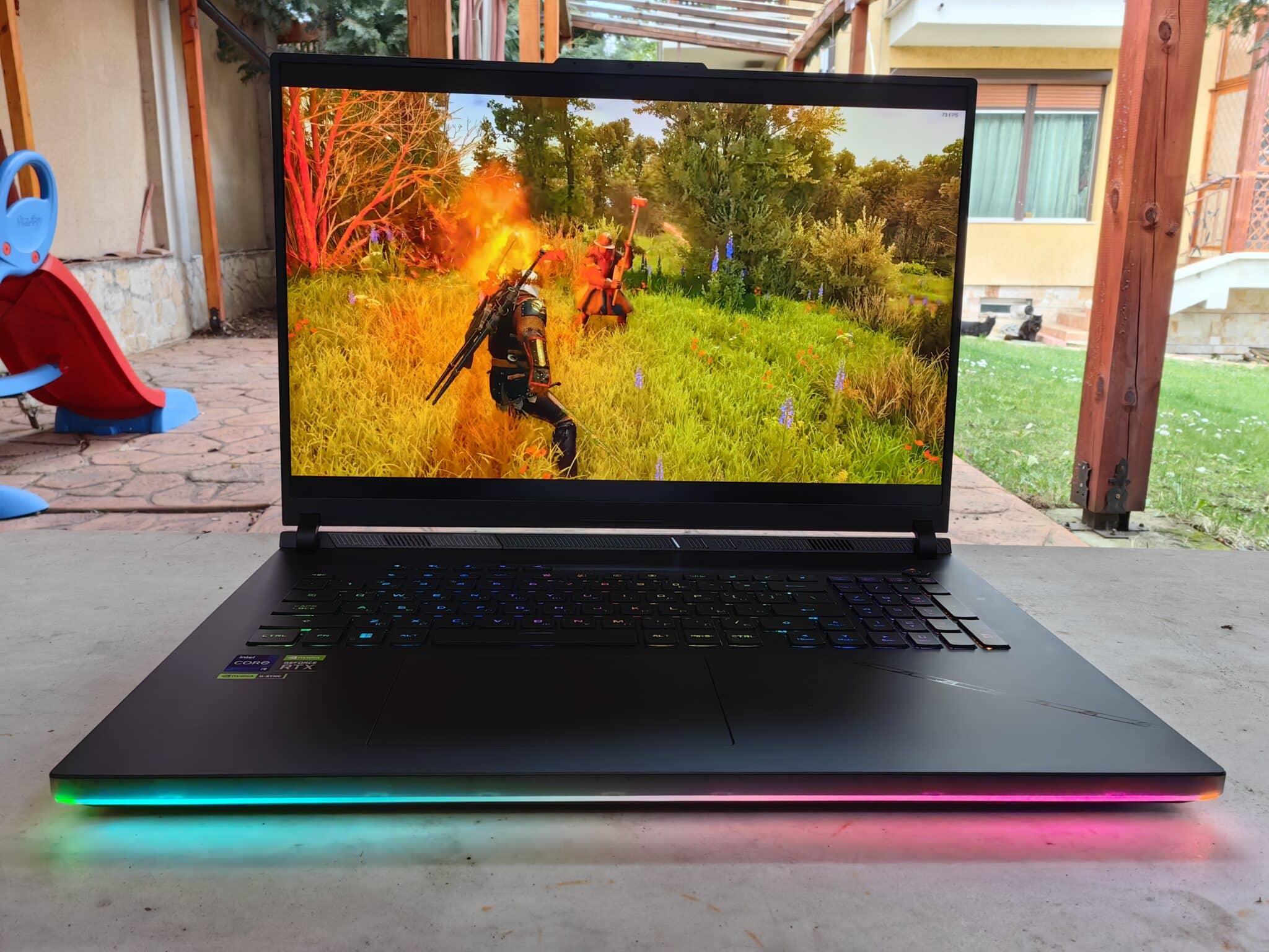 Asus ROG Strix Scar 18 – тежката артилерия в гейминга