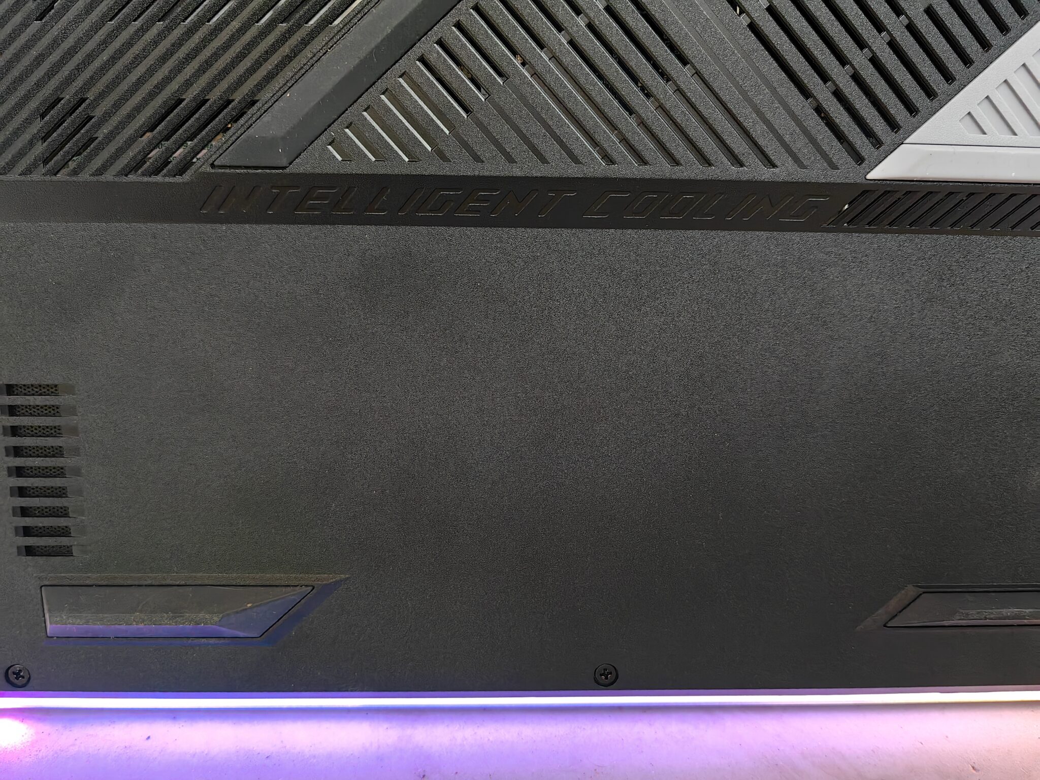 Asus ROG Strix Scar 18 – тежката артилерия в гейминга
