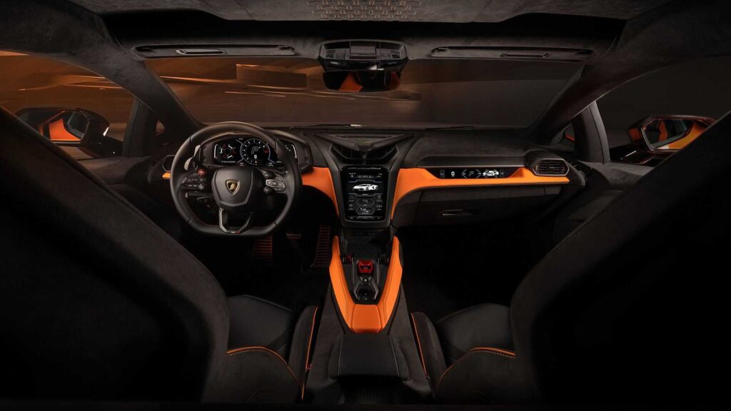 Lamborghini Revuelto въвежда марката в ерата на електрификацията