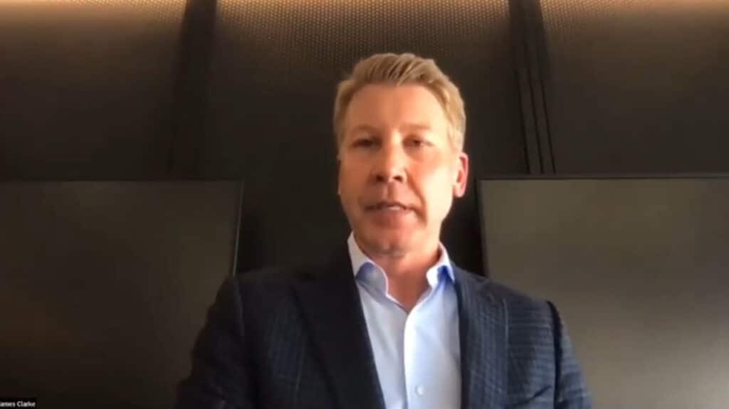CEO на технологична компания похвали служител за това, че е продал кучето си, за да може да се върне в офиса