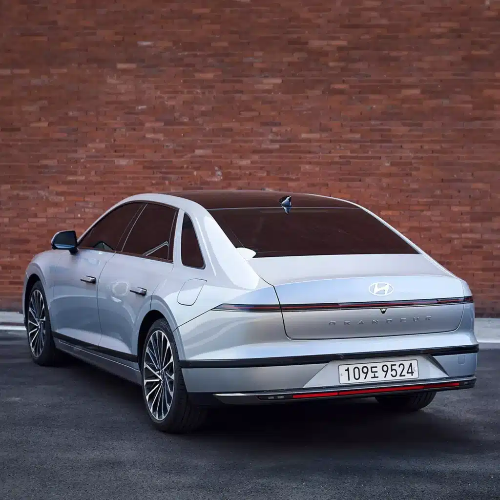 Таксито на бъдещето е тук! Новият Hyundai Grandeur. 300 к.с.! Фабрична газ!