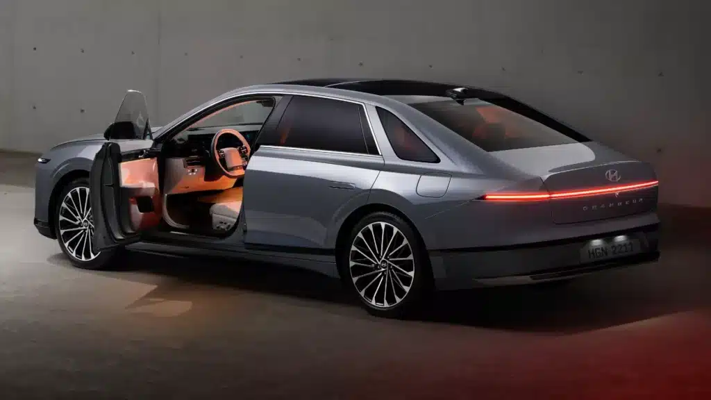 Таксито на бъдещето е тук! Новият Hyundai Grandeur. 300 к.с.! Фабрична газ!