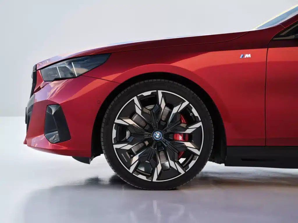 Новата „петица“ на BMW е тук!