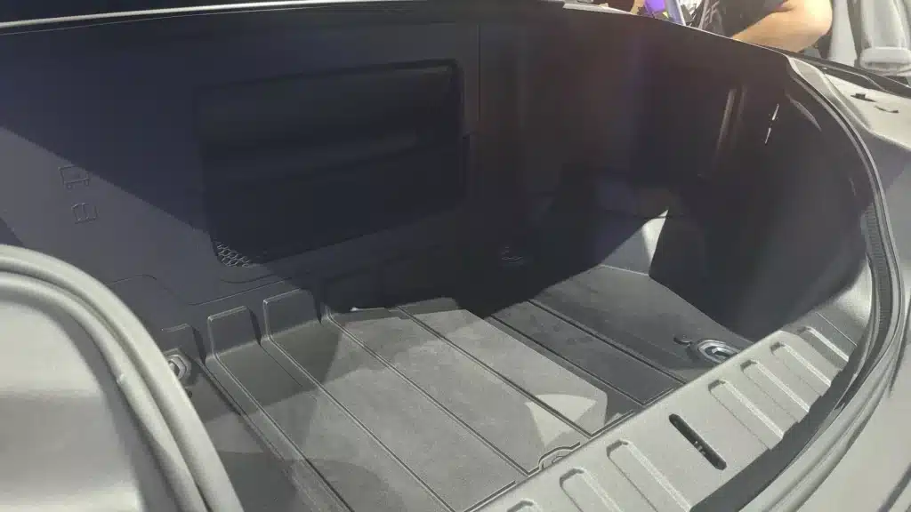Първи контакт с първия електрически пикап на Dodge. RAM 1500 REV