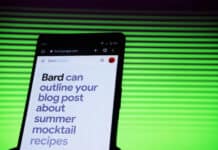 Google демонстрира чат-бота Bard в областта на математиката и програмирането