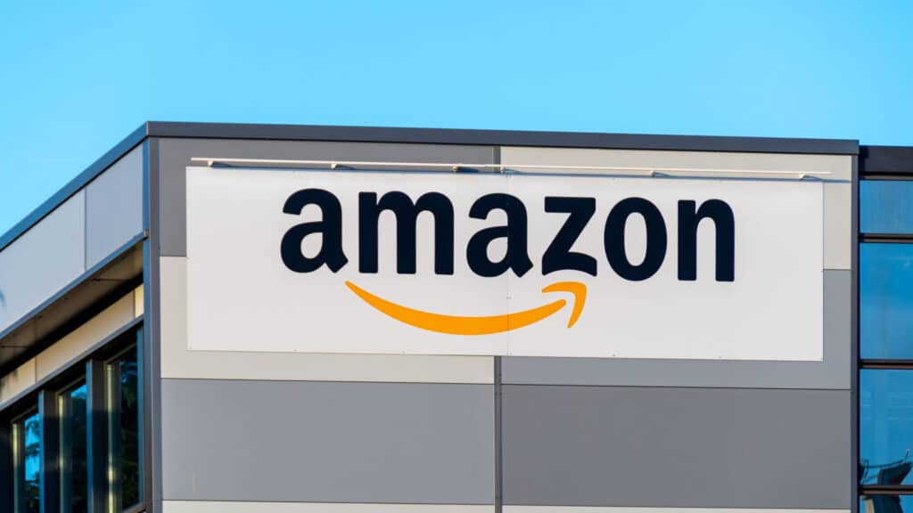 Amazon проявява интерес към новите ИИ чипове на AMD