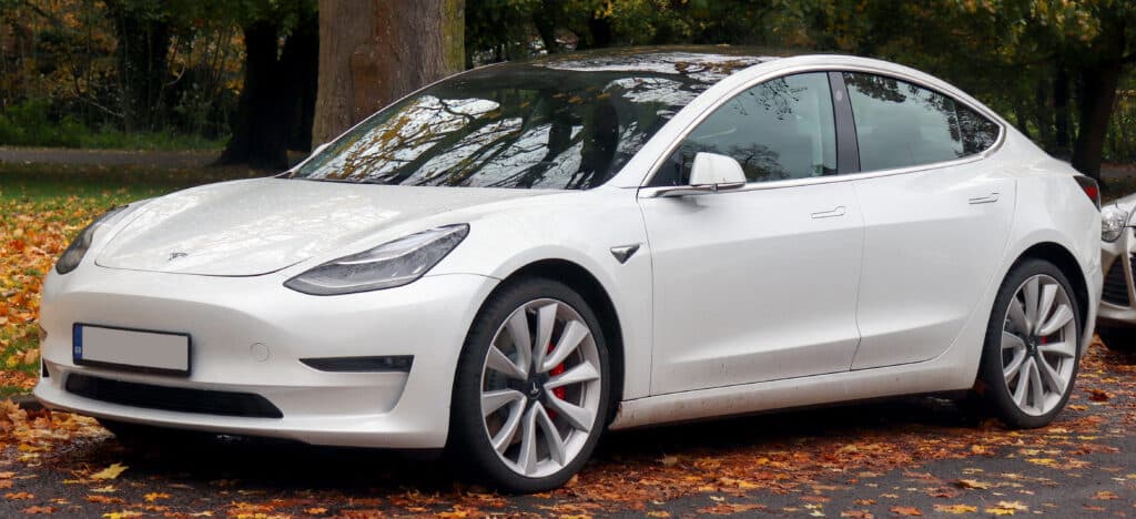 Как Tesla на Илън Мъск промени автомобилната индустрия