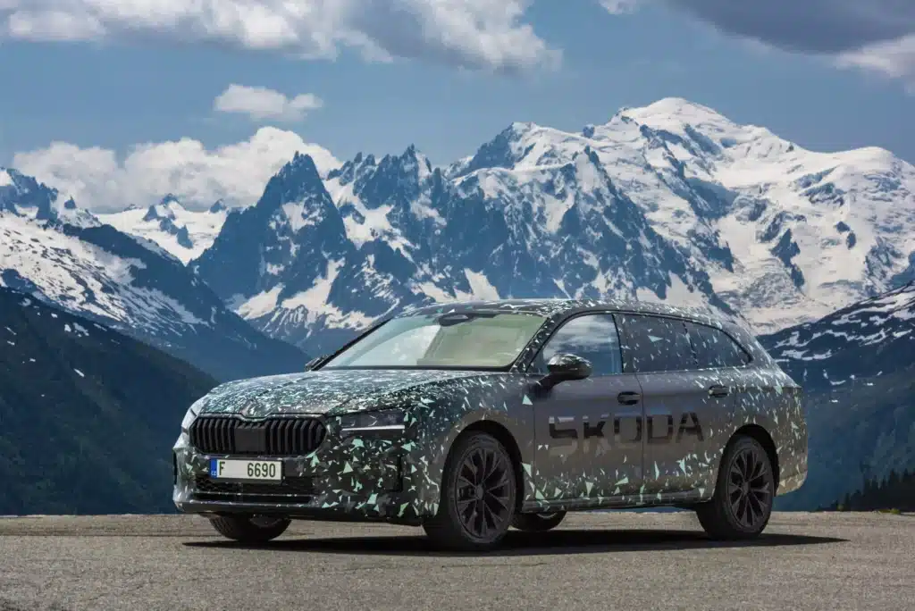 Какво знаем за новата Skoda Superb до момента