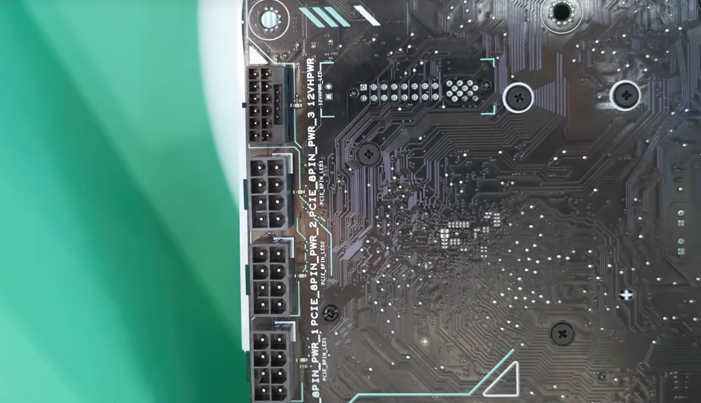 ASUS подготвя GeForce RTX 4070 без конектори за допълнително захранване, включително бял вариант