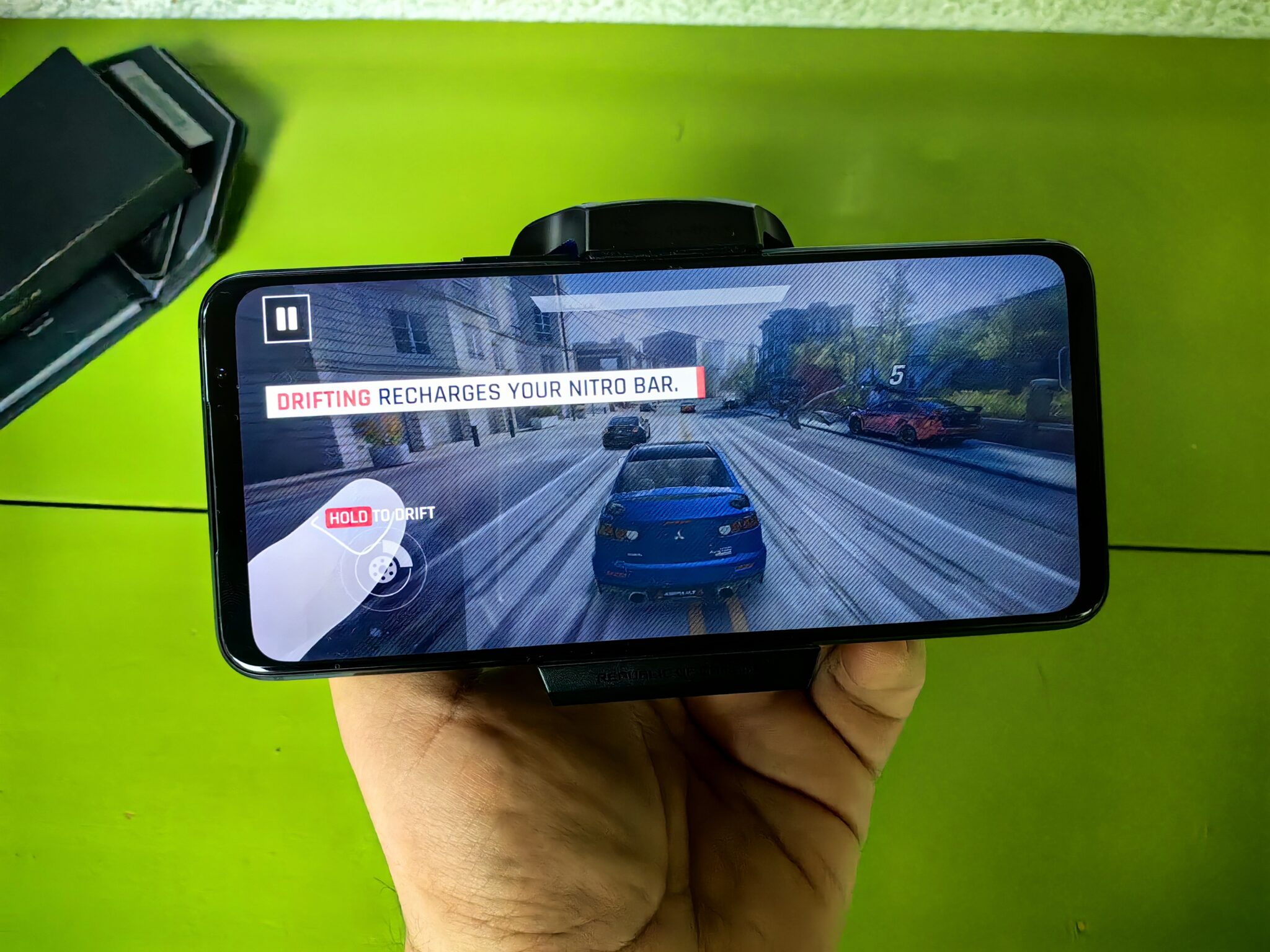 Asus ROG Phone 7 Ultimate – най-мощният смартфон за геймъри, който сме виждали