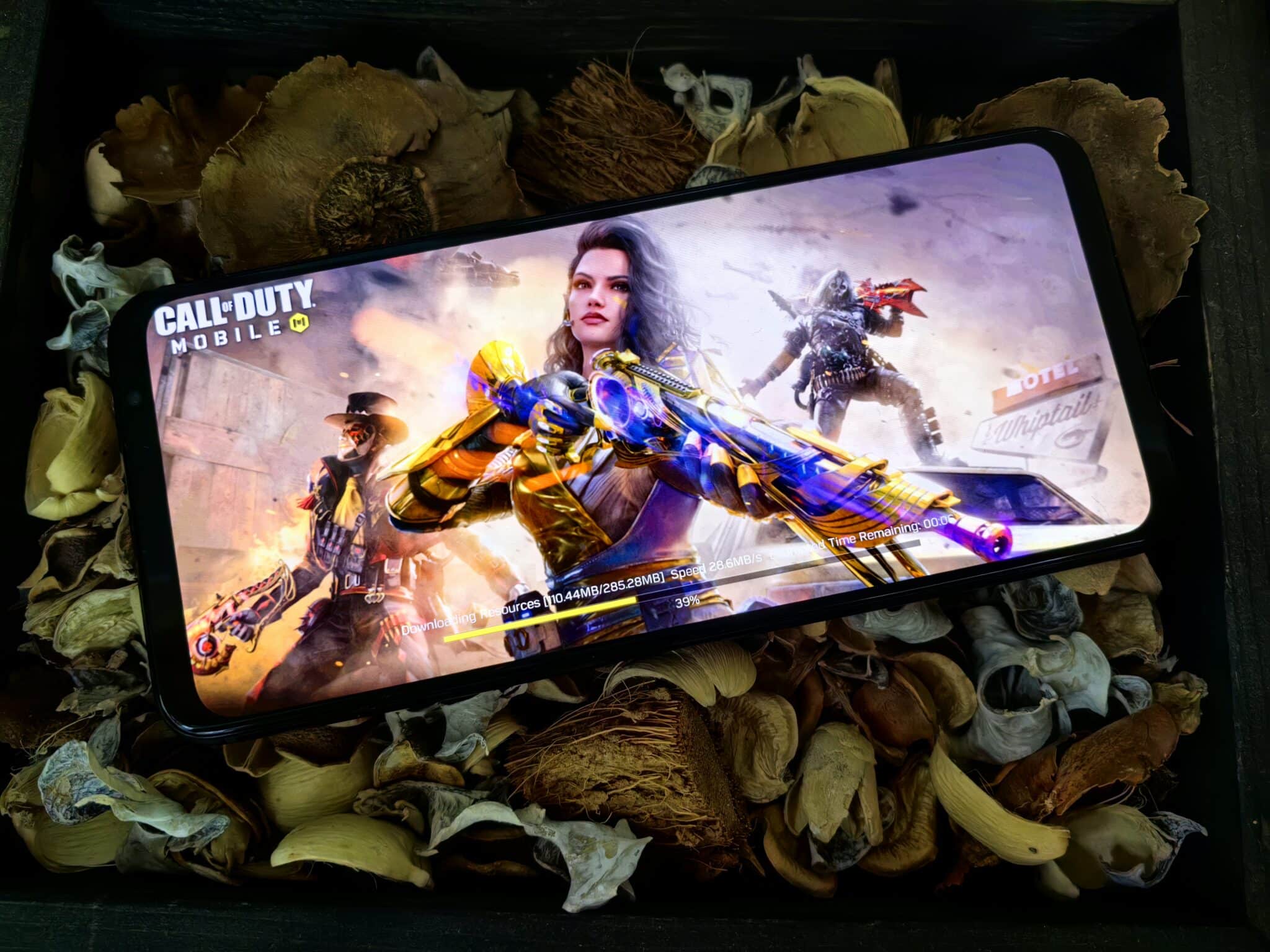 Asus ROG Phone 7 Ultimate – най-мощният смартфон за геймъри, който сме виждали