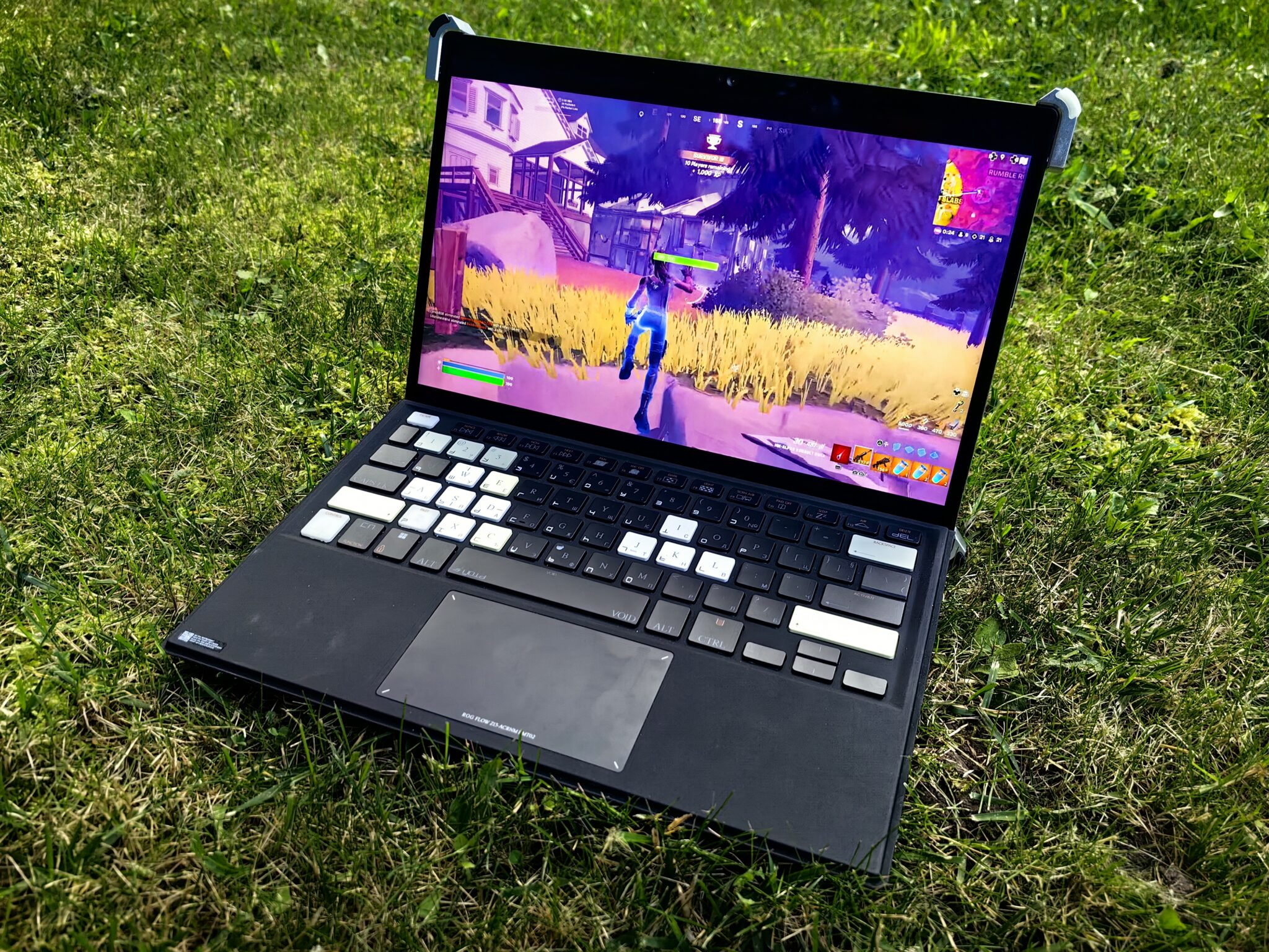 Asus ROG Flow Z13 ACRONYM – супер мощен геймърски лаптоп/таблет с уникална външност