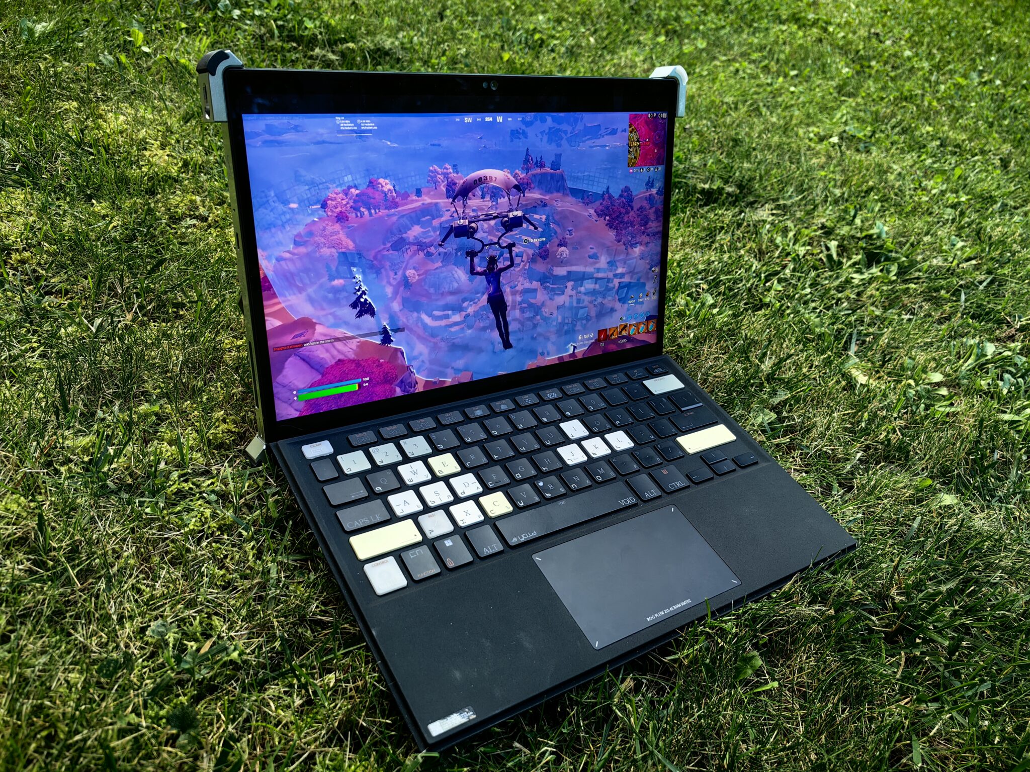 Asus ROG Flow Z13 ACRONYM – супер мощен геймърски лаптоп/таблет с уникална външност