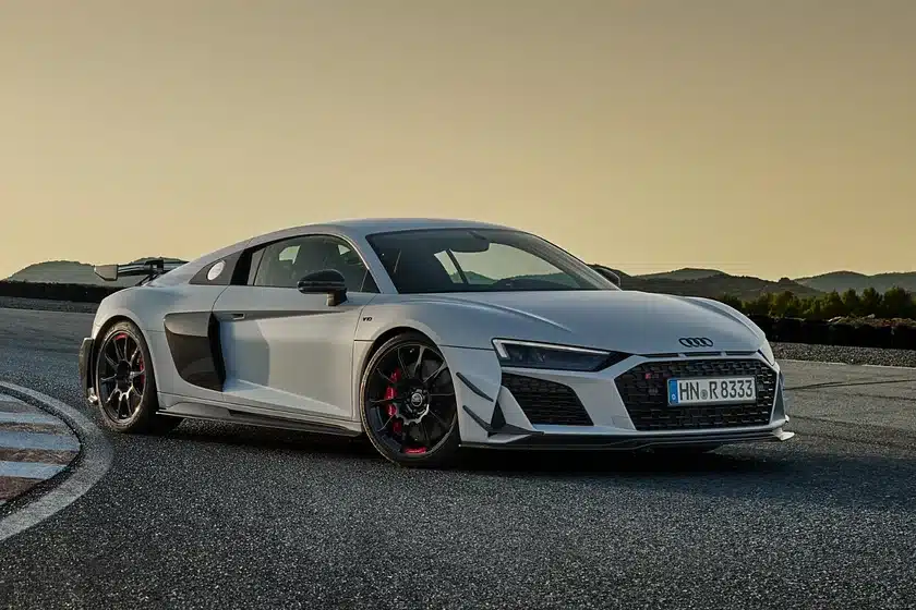 Audi разработва опростена версия на окачването на Ferrari Purosangue
