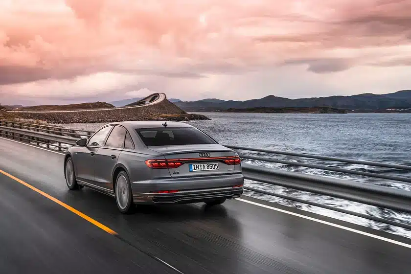 Audi разработва опростена версия на окачването на Ferrari Purosangue