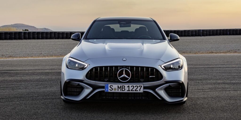 V8 се завръща при AMG C63 и Е63?