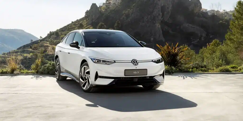 Volkswagen започна сглобяването на флагманския електрически седан ID.7
