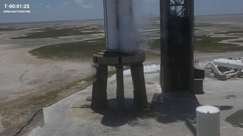 SpaceX проведе „до голяма степен“ успешен тест за изстрелване на ускорителя Super Heavy за ракетата Starship