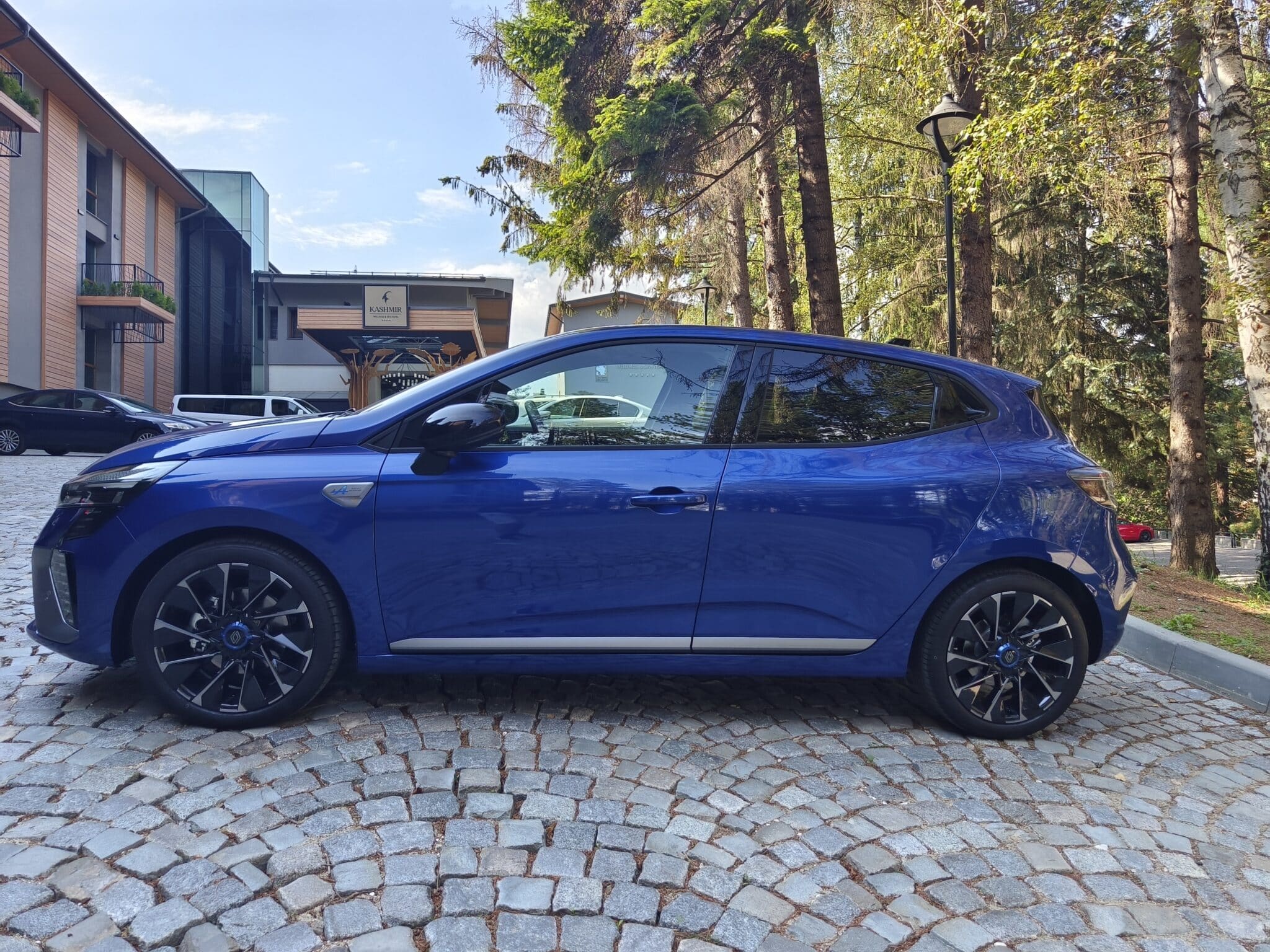 Шофирме Renault Clio 1.6 E-Tech Full Hybrid 145 – наелектризирана класика