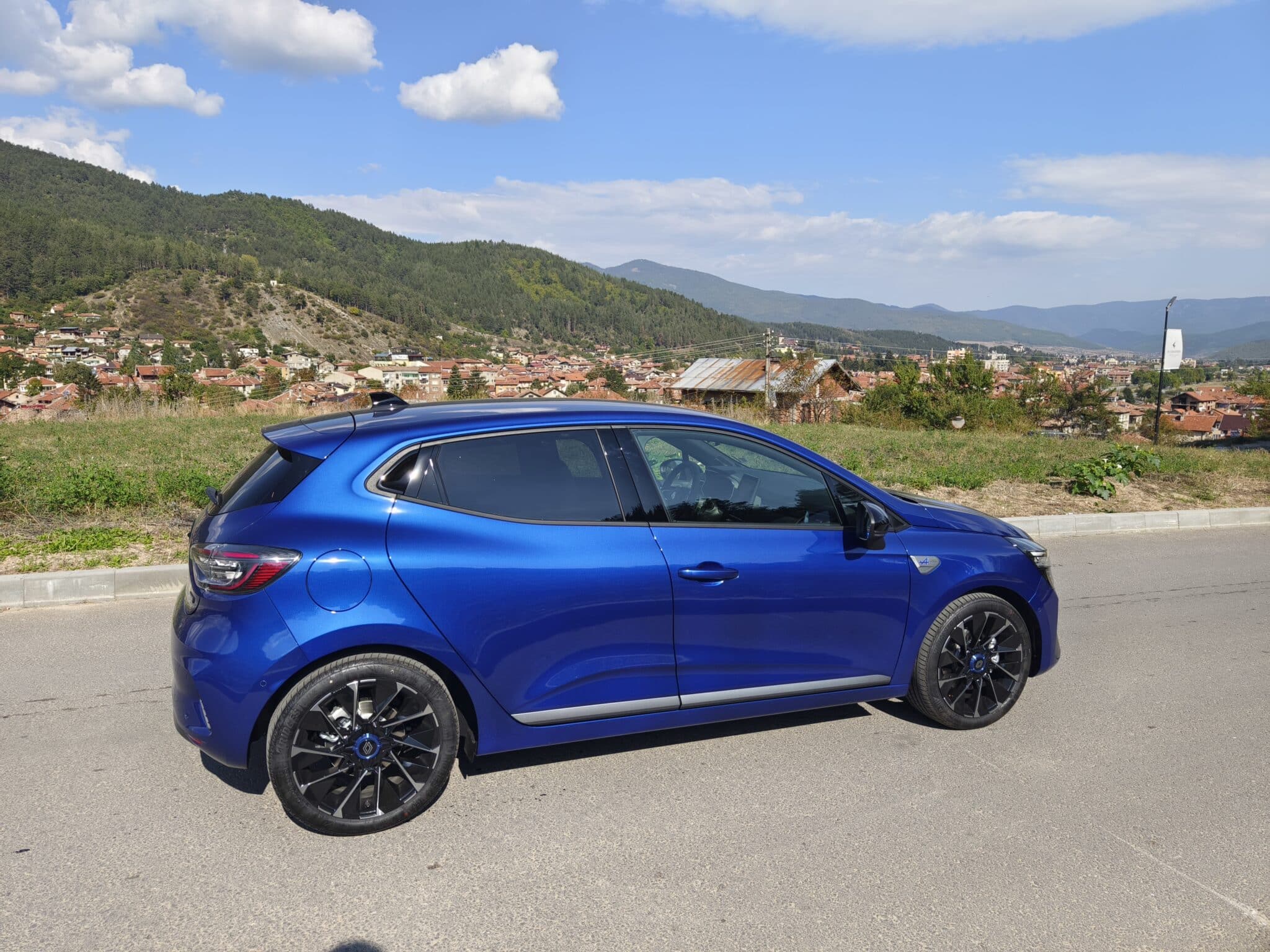 Шофирме Renault Clio 1.6 E-Tech Full Hybrid 145 – наелектризирана класика