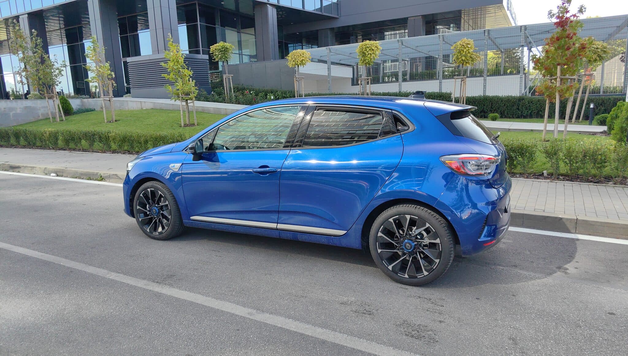 Шофирме Renault Clio 1.6 E-Tech Full Hybrid 145 – наелектризирана класика
