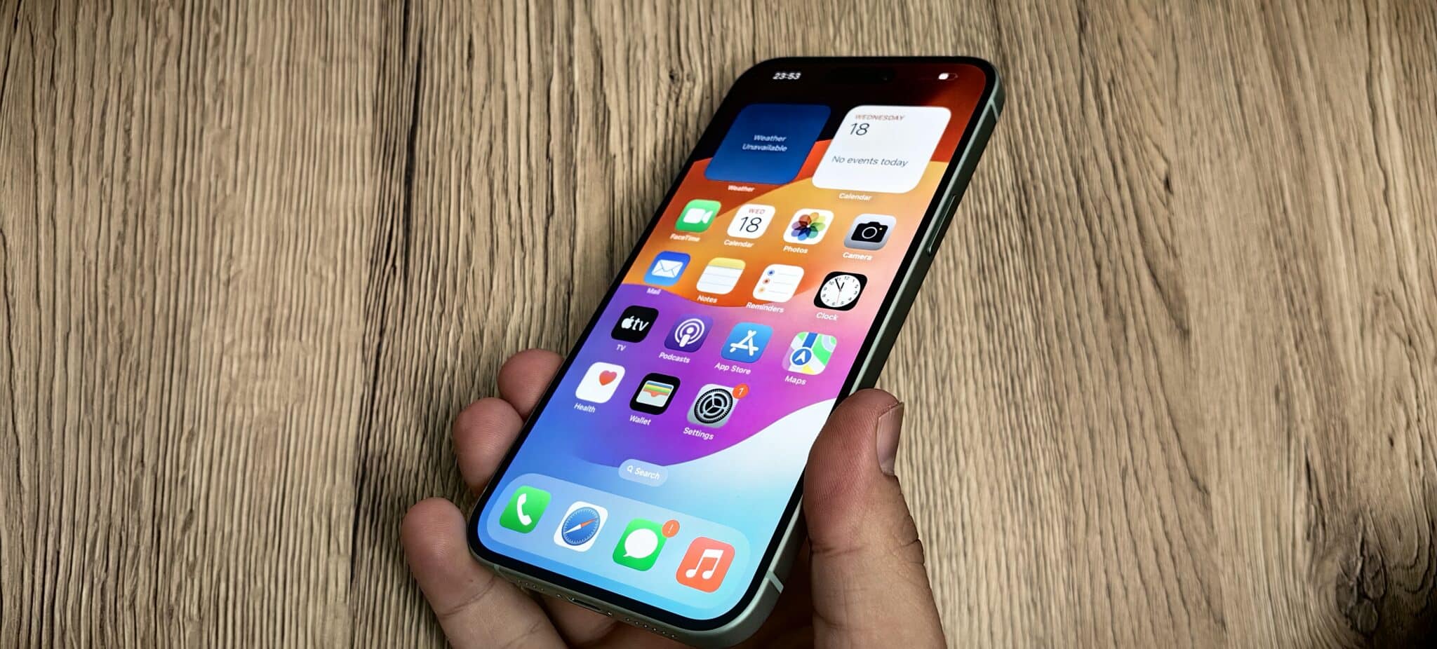 Apple iPhone 15 Plus: Голям екран и рекордно дълъг живот на батерията