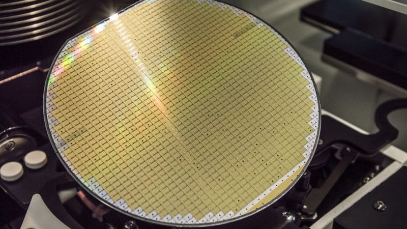 STMicroelectronics ще построи завод за чипове в Италия на стойност 5 милиарда евро