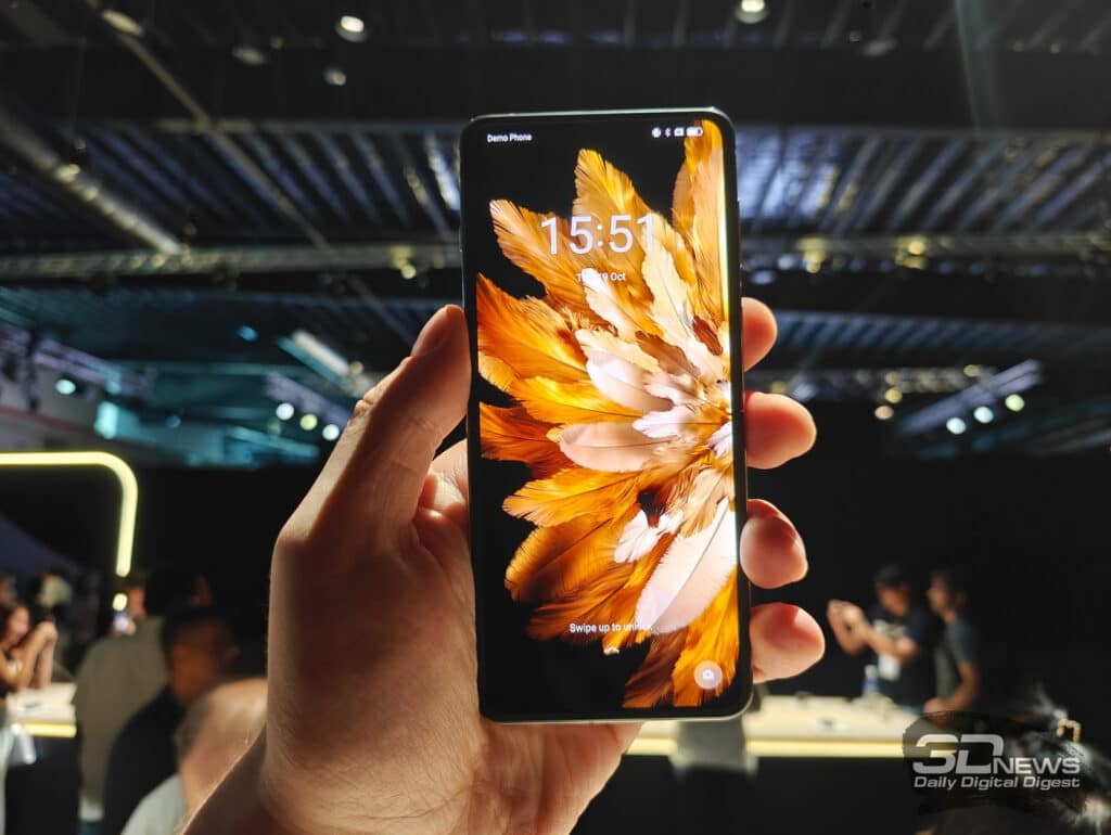 Oppo представи глобалната версия на Find N3 Flip с тройна камера, 3-инчов външен дисплей и цена от 90