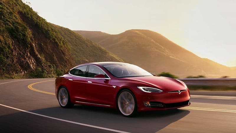 Мъск отново излъга: Tesla не започна да доставя Cybertruck до края на третото тримесечие, а общото производството спадна с 10%