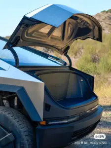 Експерти показаха салона и интерфейса на бордовия компютър на Tesla Cybertruck