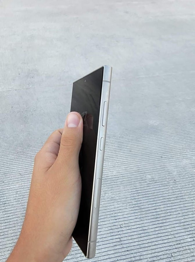 Samsung Galaxy S24 бе показан в снимки на живо с познат дизайн
