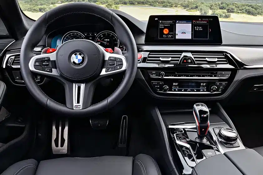 Да подредим поколенията на BMW M5 от най-лошото до най-доброто