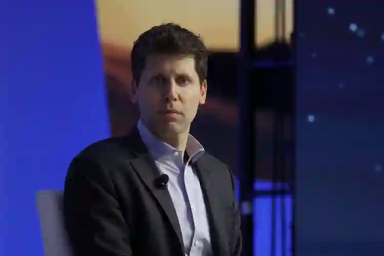 Бордът на директорите на OpenAI вече води преговори с Алтман за връщането му като главен изпълнителен директор на компанията