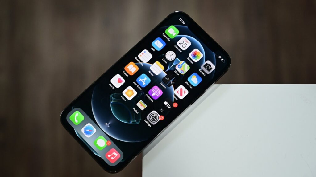 Този iPhone оцеля под вода много по-дълго от очакваното – ще се изненадате колко