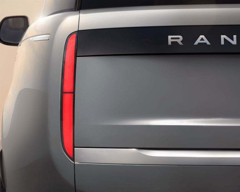 Нова ера за Range Rover: Списъкът на чакащите за Range Rover Electric вече е отворен