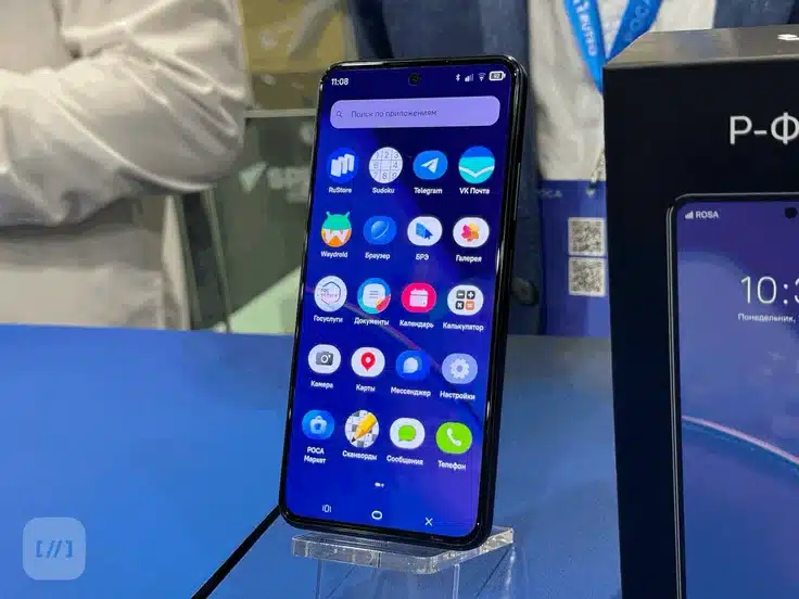 Представиха „руския убиец“ на iPhone – R-FON със собствената операционна система ROSA Mobile