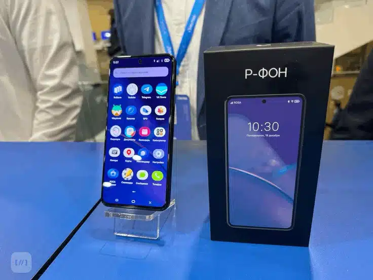 Представиха „руския убиец“ на iPhone – R-FON със собствената операционна система ROSA Mobile