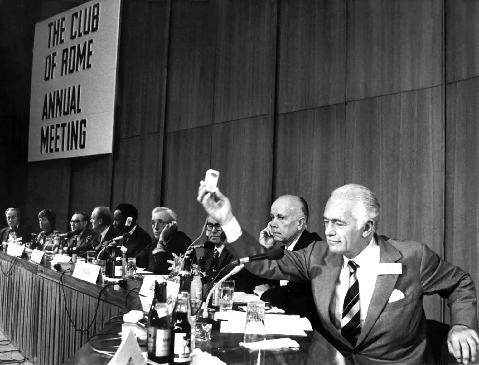 „Пределите на ръста“ или как компютърен модел от 1970-те години направи прогноза за гибелта на човечеството през 21-ви век
