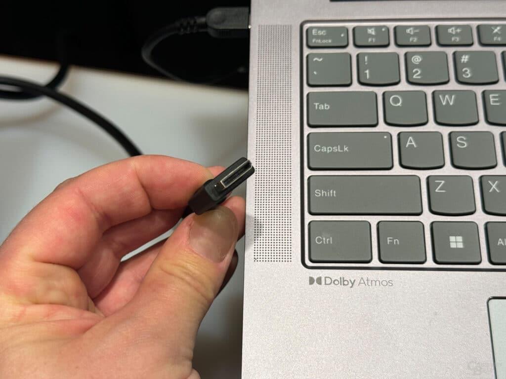 Lenovo представи външна док-станция за свързване на настолни видеокарти към лаптопи