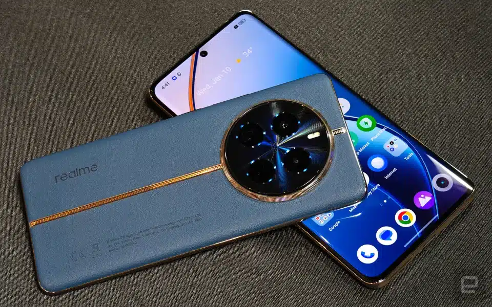 Първият смартфон от среден клас с перископна камера беше представен на CES 2024