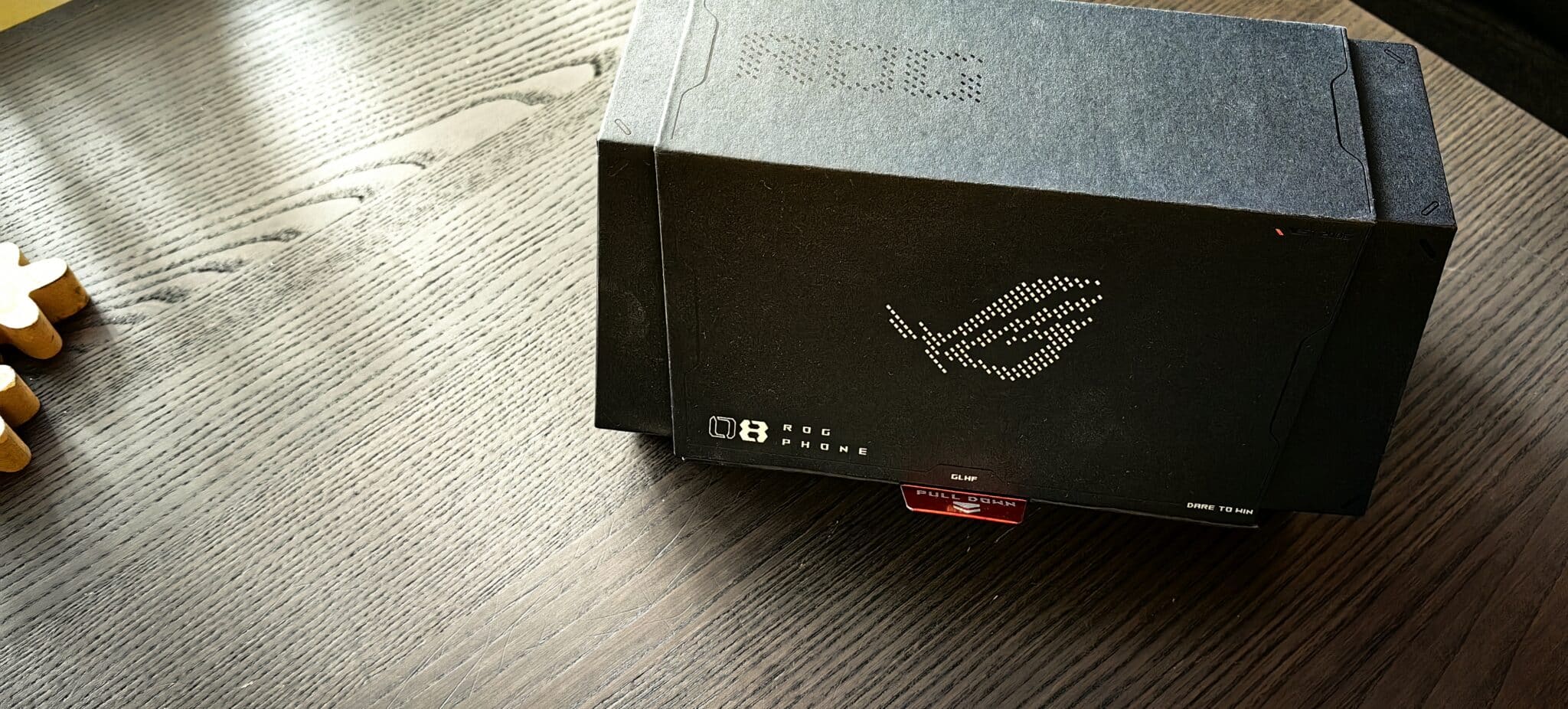 Asus ROG Phone 8 Pro – мощен и стилен геймърски смартфон