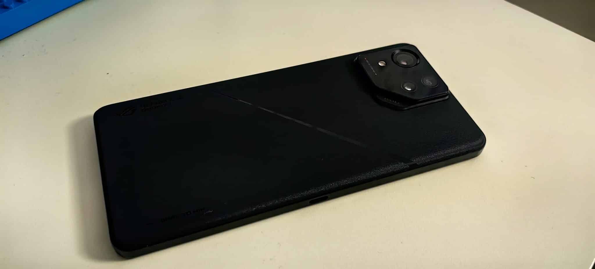 Asus ROG Phone 8 Pro – мощен и стилен геймърски смартфон