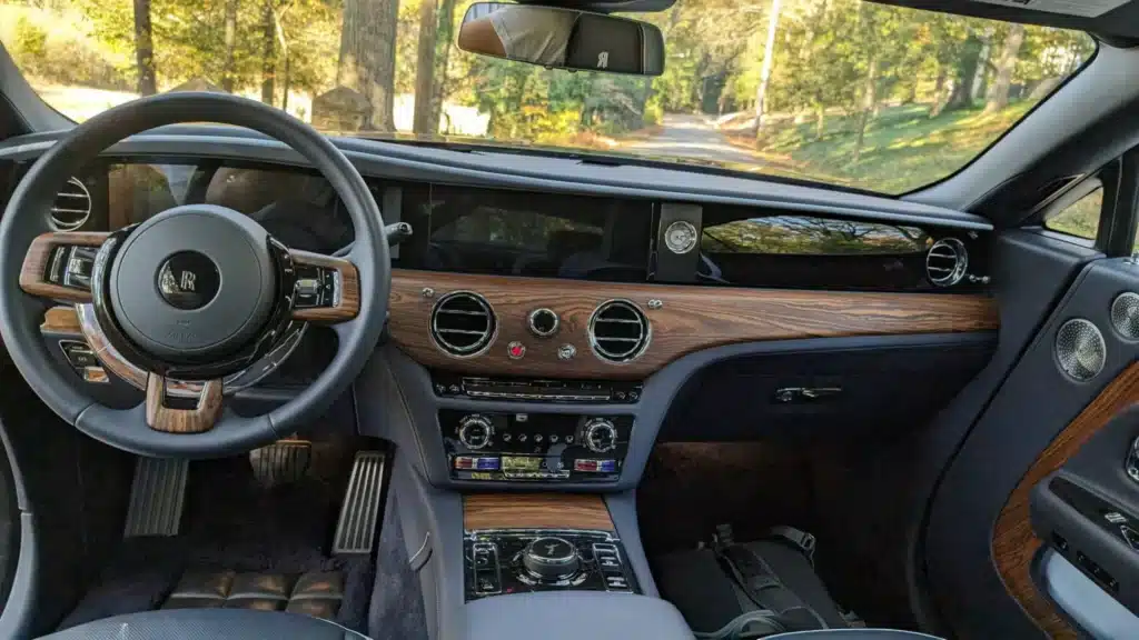 Rolls-Royce Spectre е най-добрият електрически автомобил в света към момента