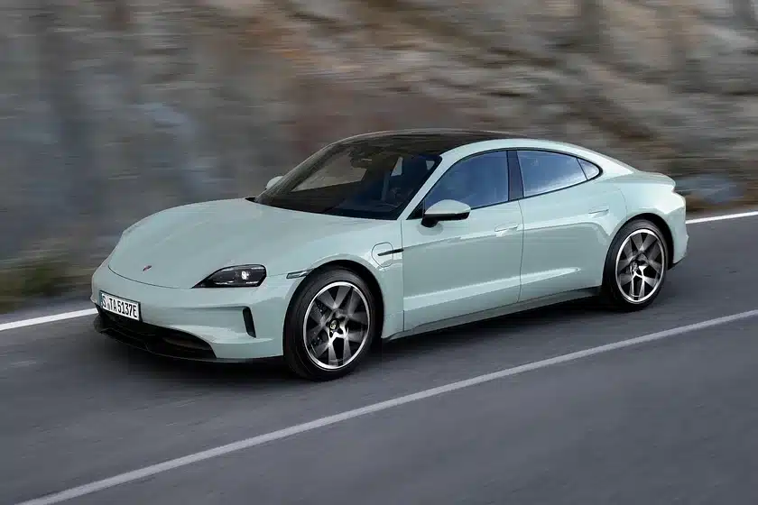 Ето как новият Тайкан кара Tesla и Lucid да се „потят и под езика“