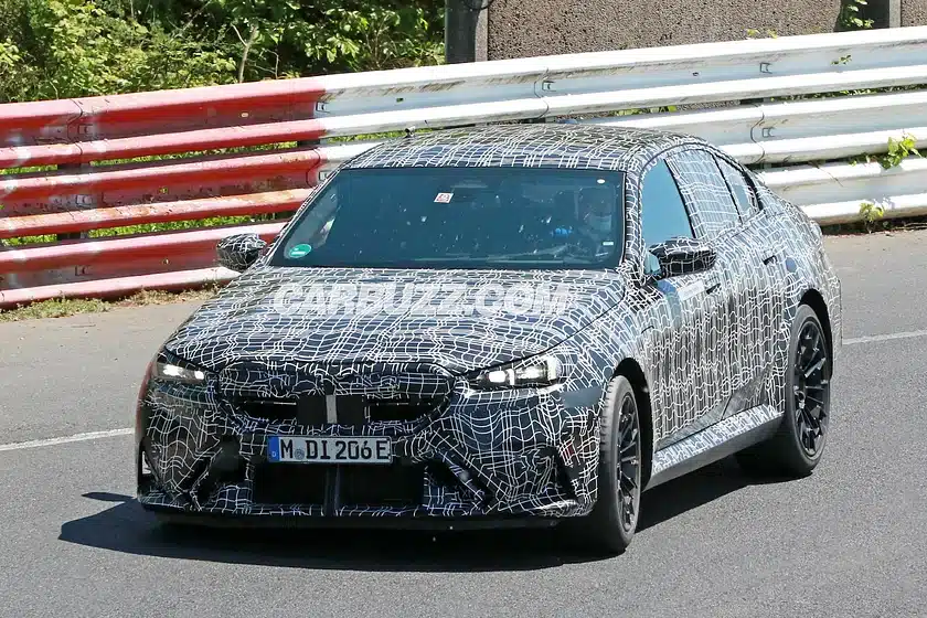 Какво най-новата M5-ица може да научи от „вечната и святата“ E39 M5-ица?
