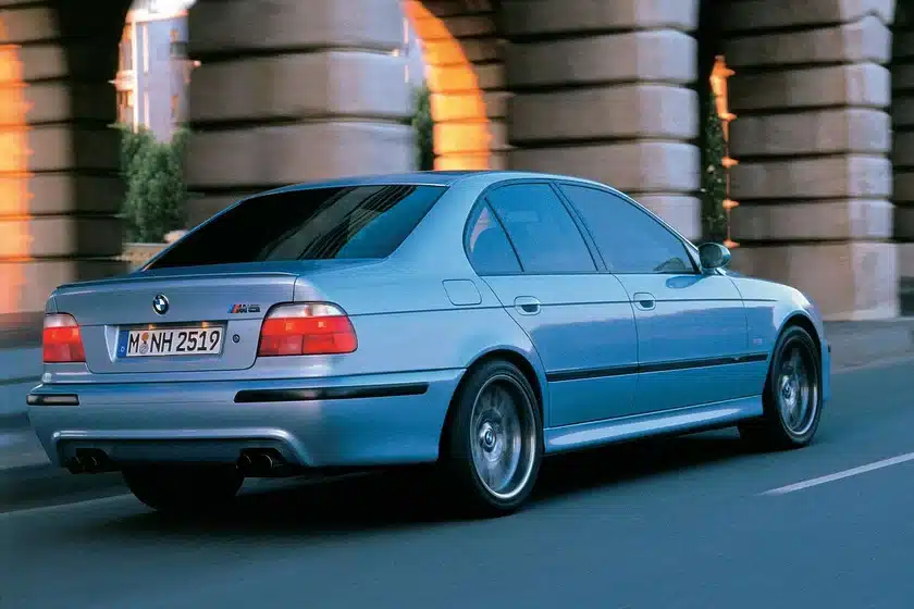 Какво най-новата M5-ица може да научи от „вечната и святата“ E39 M5-ица?