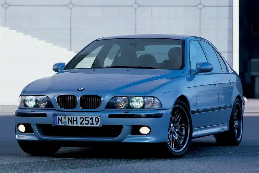 Какво най-новата M5-ица може да научи от „вечната и святата“ E39 M5-ица?