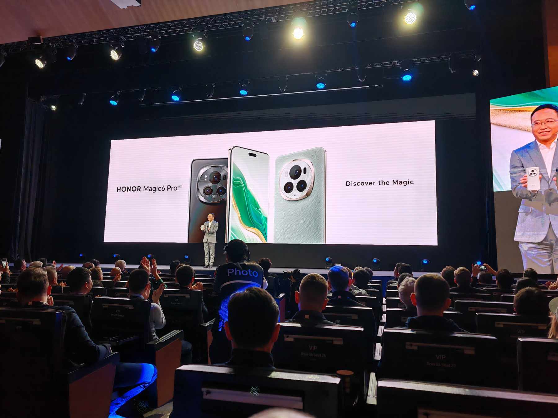 Honor представи глобалната версия на флагмана Magic6 Pro със силициево-въглеродна батерия и впечатляваща камера