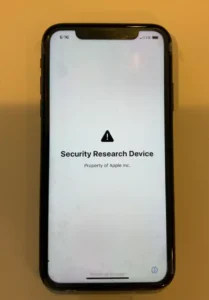 Apple тайно пуска iPhone с джейлбрейк